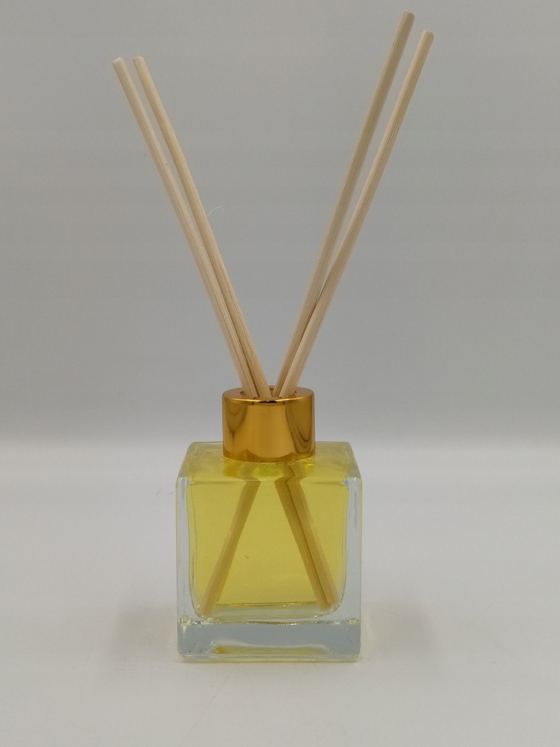 Naturalny Dyfuzor Zapachowy z Patyczkami - DRZEWO SANDAŁOWE